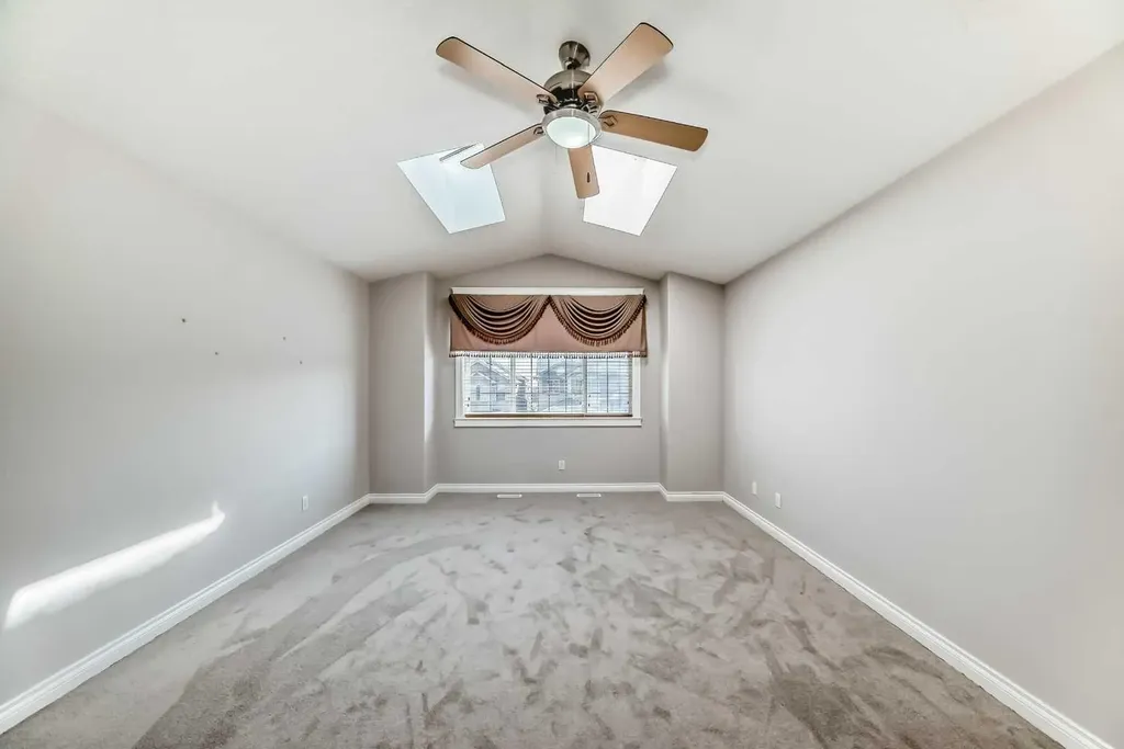 87 Sherwood Circle NW Calgary AB T3R1R3