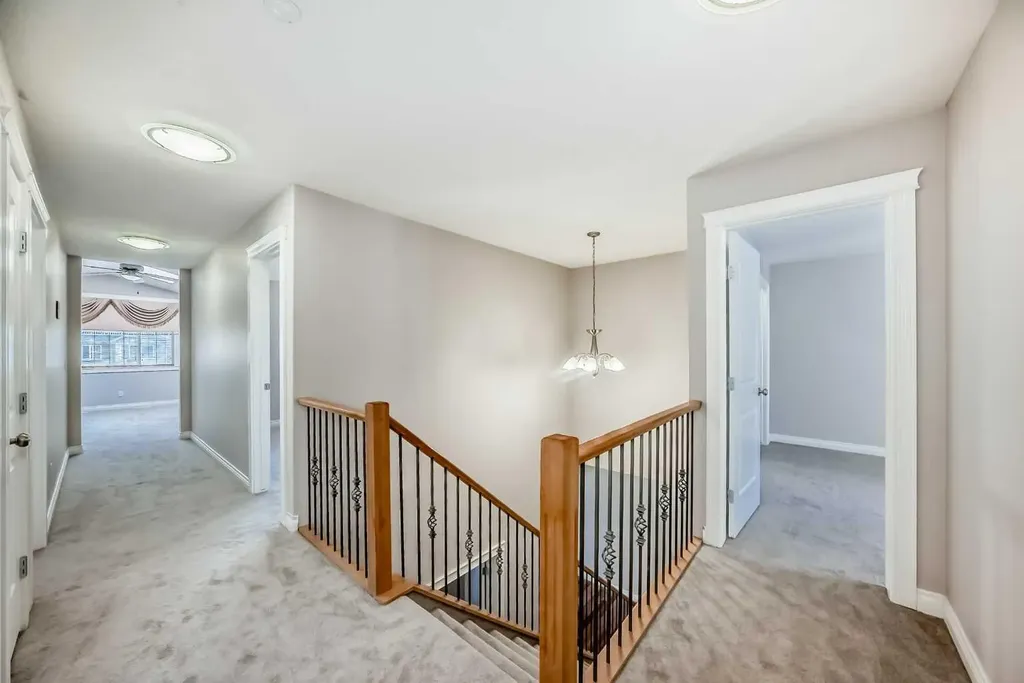 87 Sherwood Circle NW Calgary AB T3R1R3