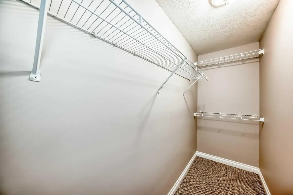 87 Sherwood Circle NW Calgary AB T3R1R3
