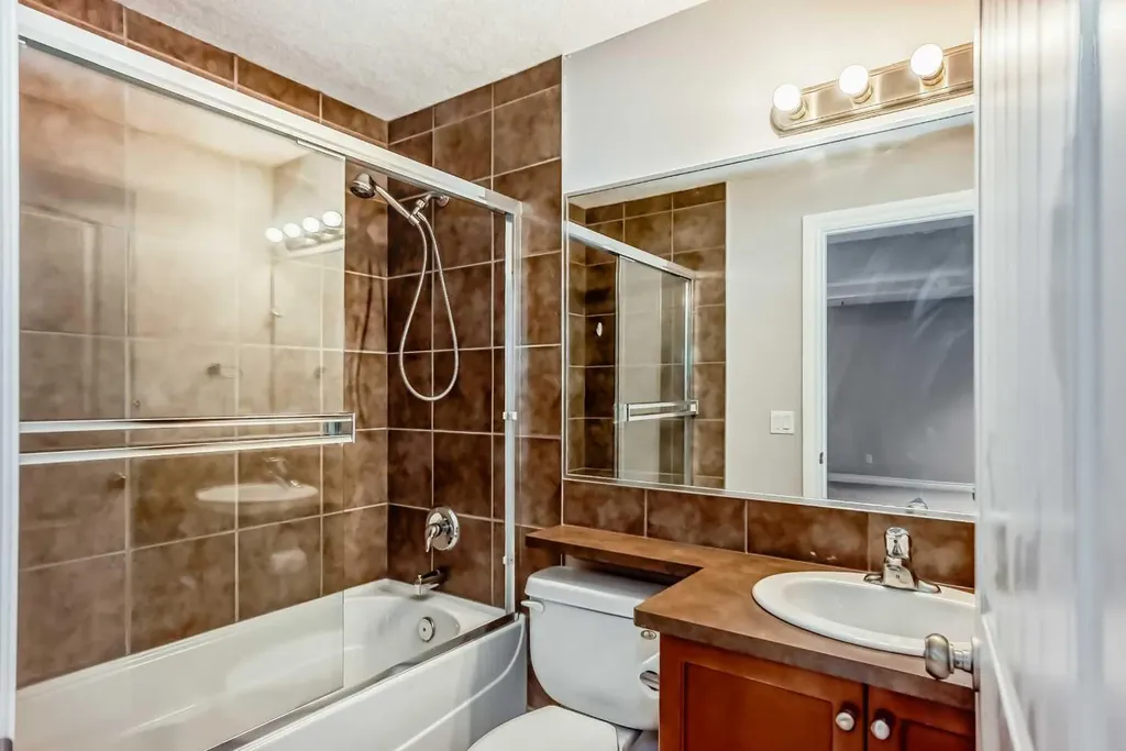 87 Sherwood Circle NW Calgary AB T3R1R3