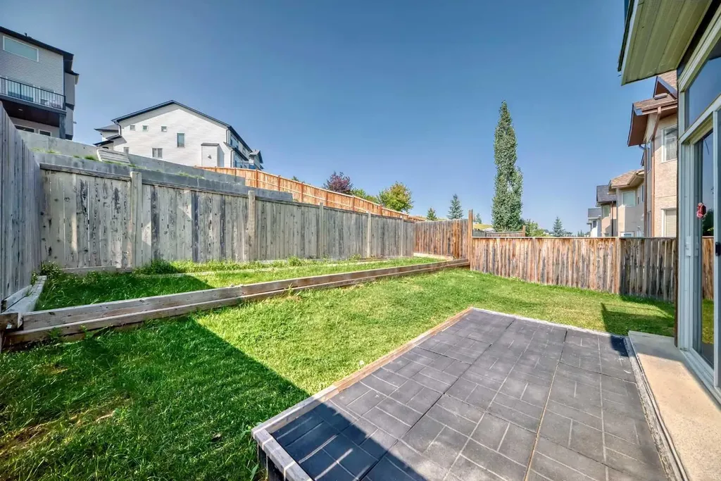 87 Sherwood Circle NW Calgary AB T3R1R3
