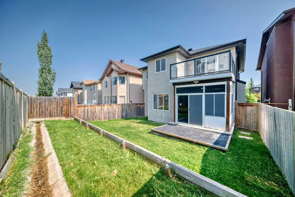 87 Sherwood Circle NW Calgary AB T3R1R3