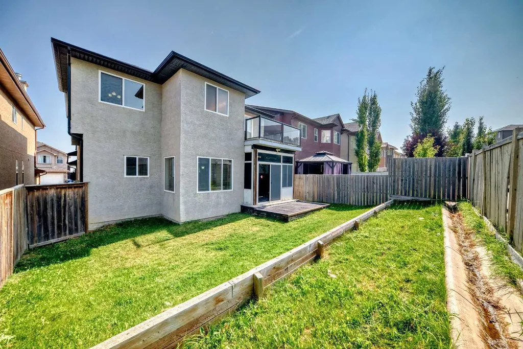 87 Sherwood Circle NW Calgary AB T3R1R3