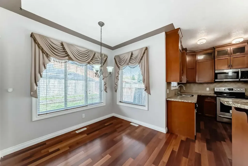 87 Sherwood Circle NW Calgary AB T3R1R3