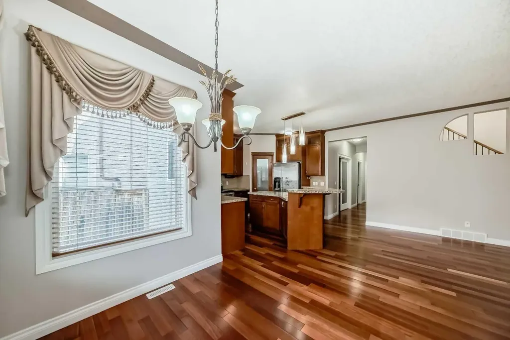 87 Sherwood Circle NW Calgary AB T3R1R3