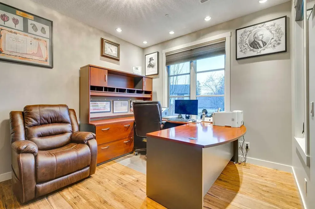 215 Patton Court SW Calgary AB T2V 5G4