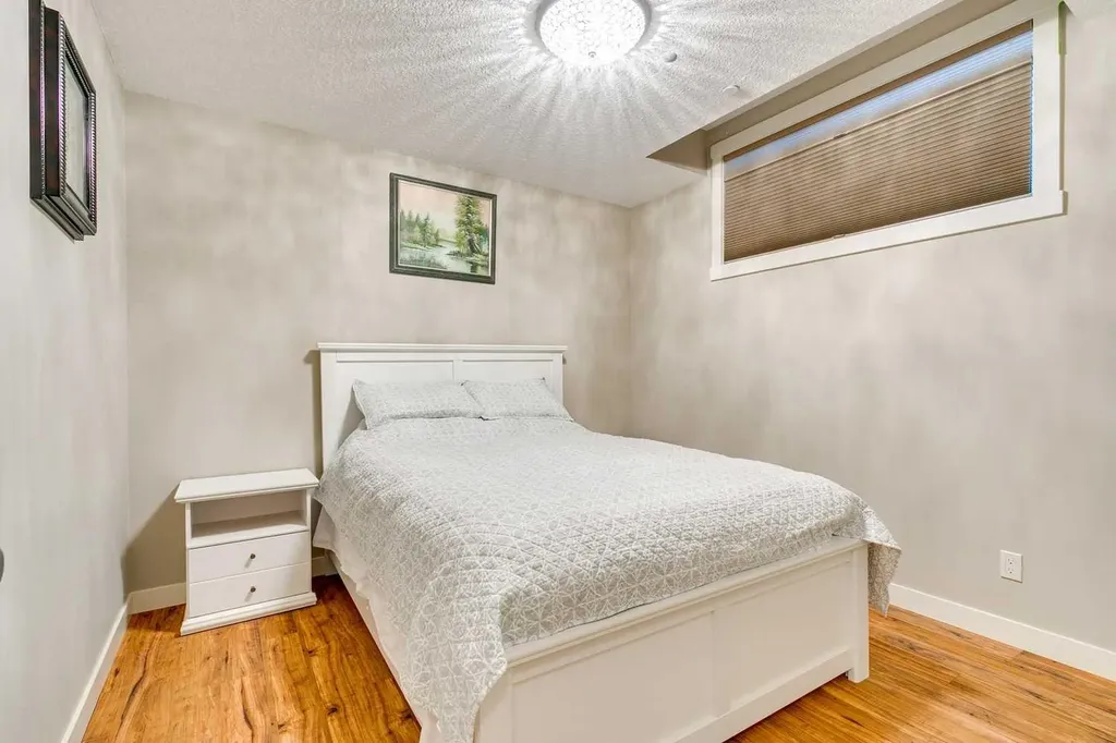 215 Patton Court SW Calgary AB T2V 5G4