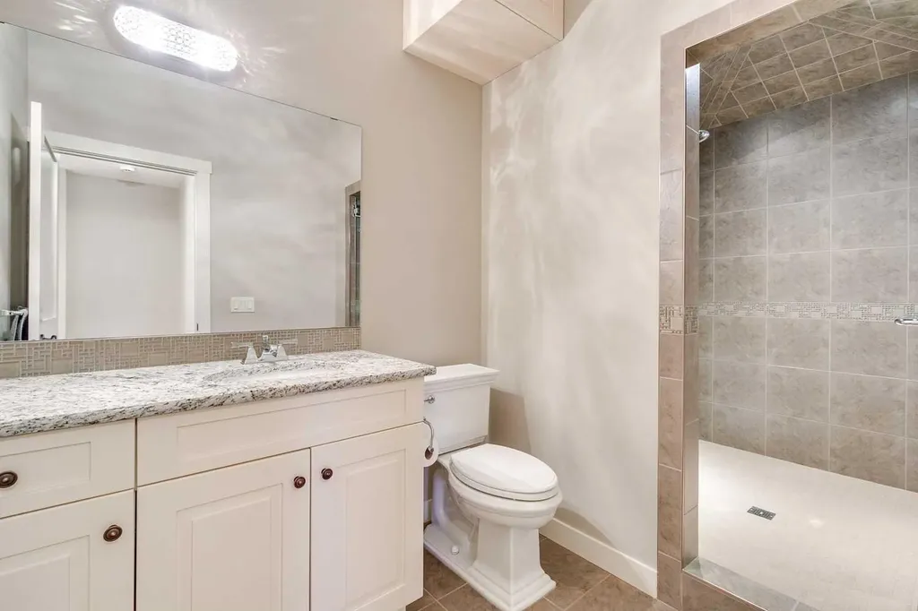 215 Patton Court SW Calgary AB T2V 5G4