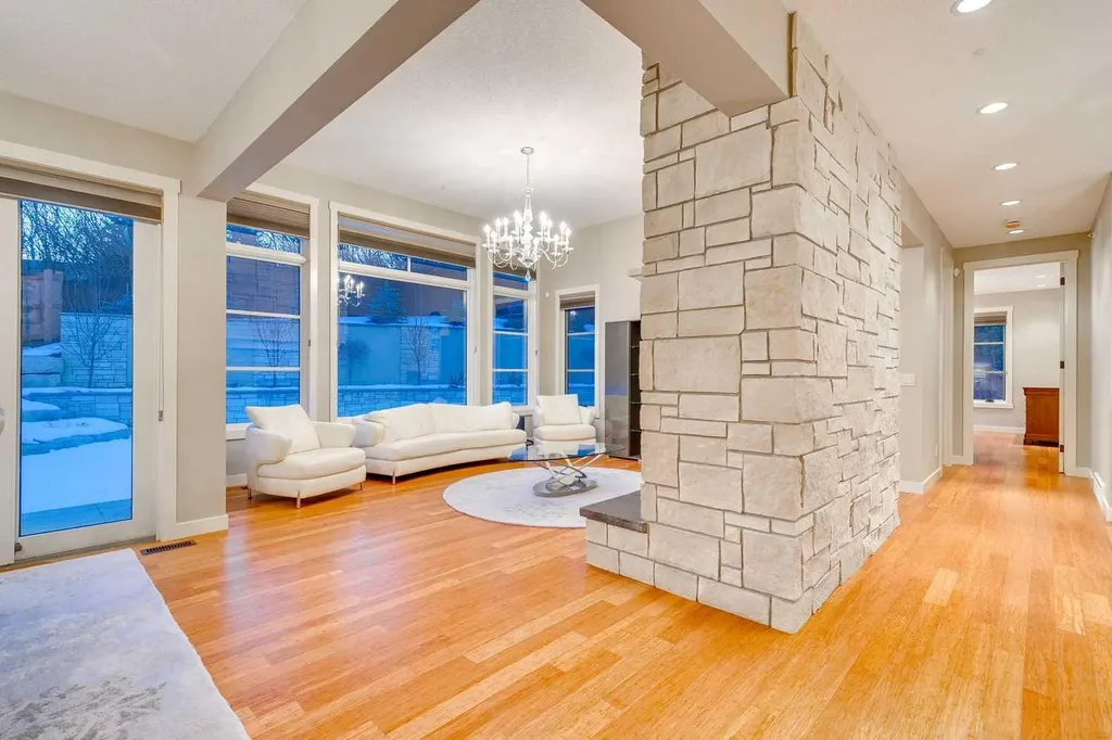 215 Patton Court SW Calgary AB T2V 5G4
