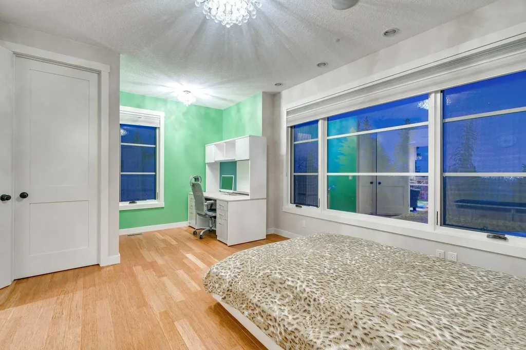 215 Patton Court SW Calgary AB T2V 5G4