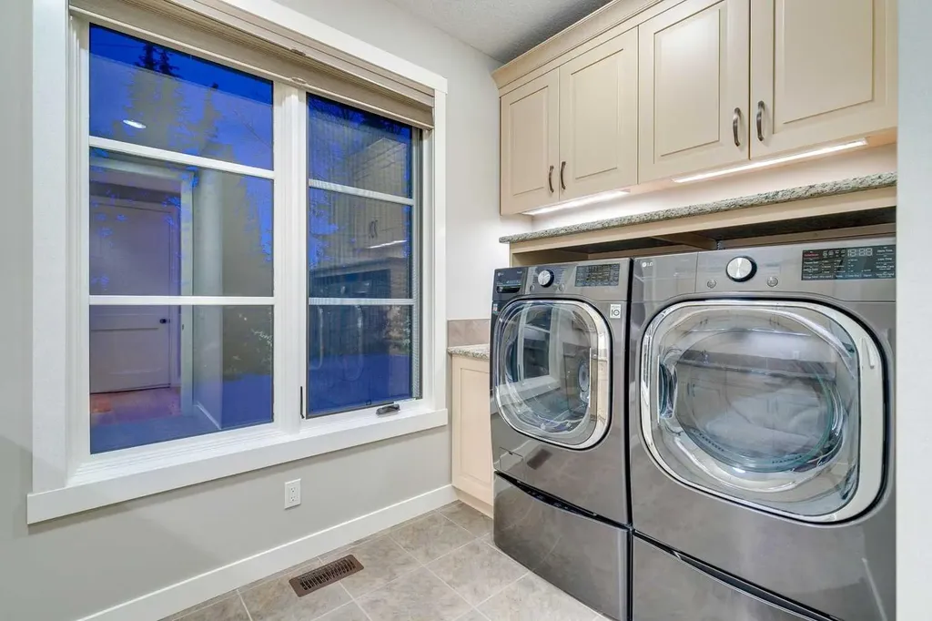 215 Patton Court SW Calgary AB T2V 5G4