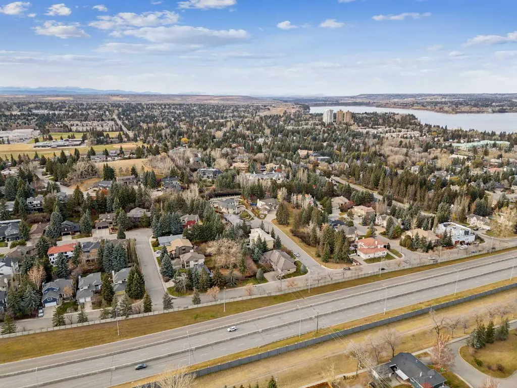 215 Patton Court SW Calgary AB T2V 5G4