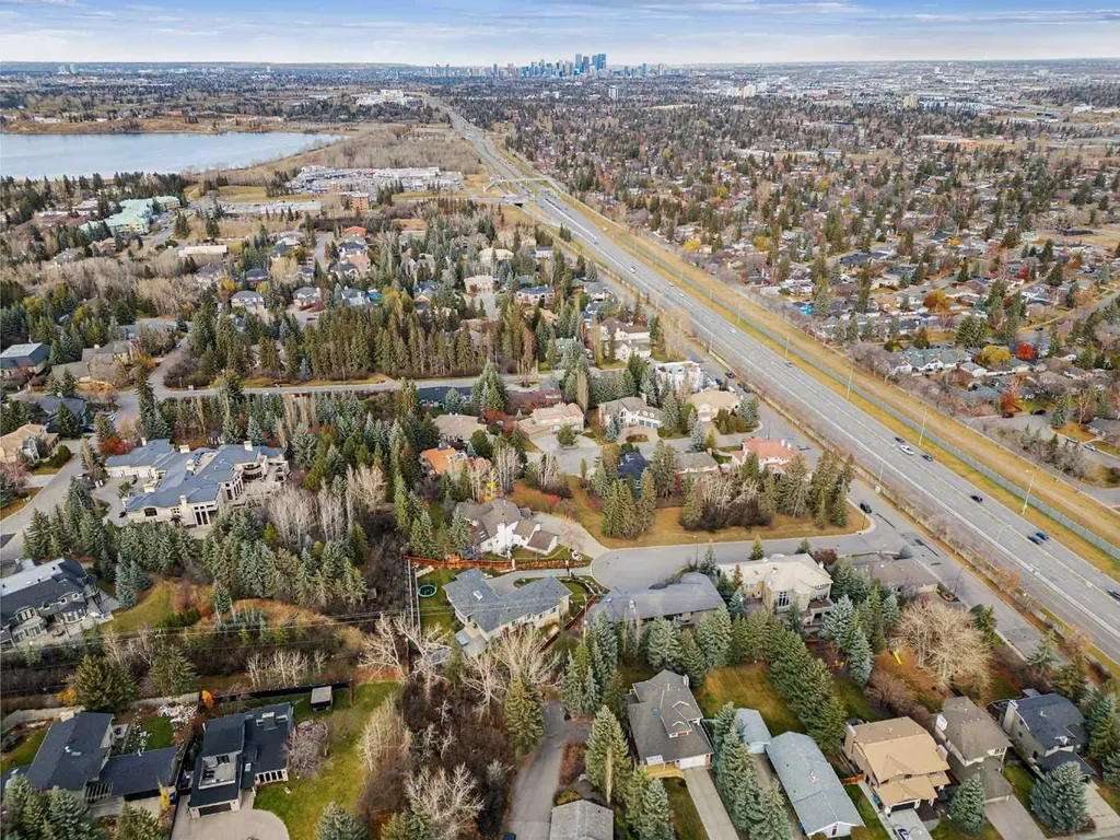 215 Patton Court SW Calgary AB T2V 5G4