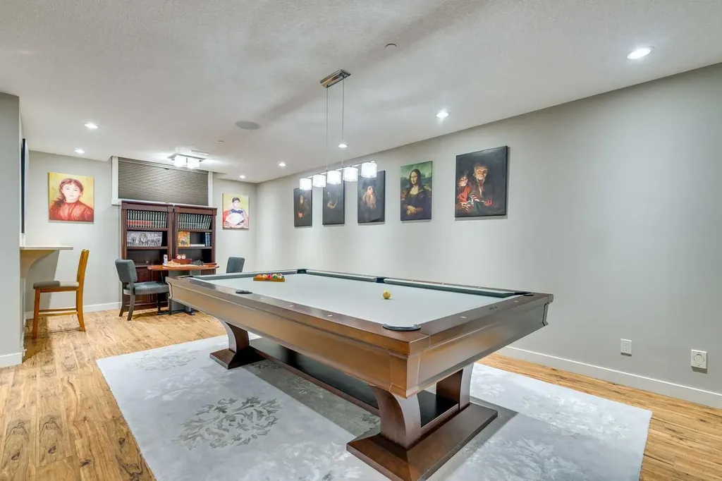215 Patton Court SW Calgary AB T2V 5G4