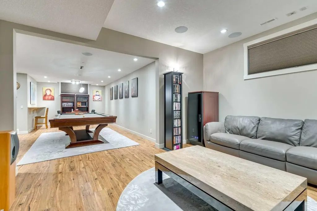 215 Patton Court SW Calgary AB T2V 5G4