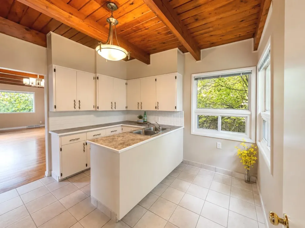 19 Meadowview Road SW Calgary AB T2V 1V9
