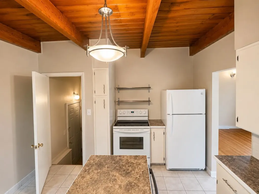 19 Meadowview Road SW Calgary AB T2V 1V9