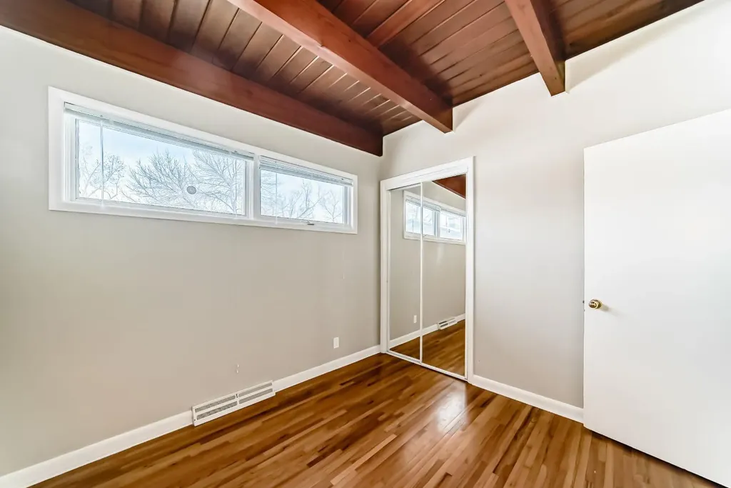 19 Meadowview Road SW Calgary AB T2V 1V9