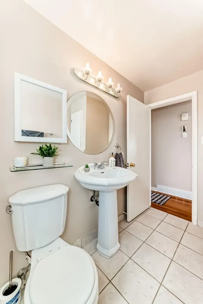 19 Meadowview Road SW Calgary AB T2V 1V9