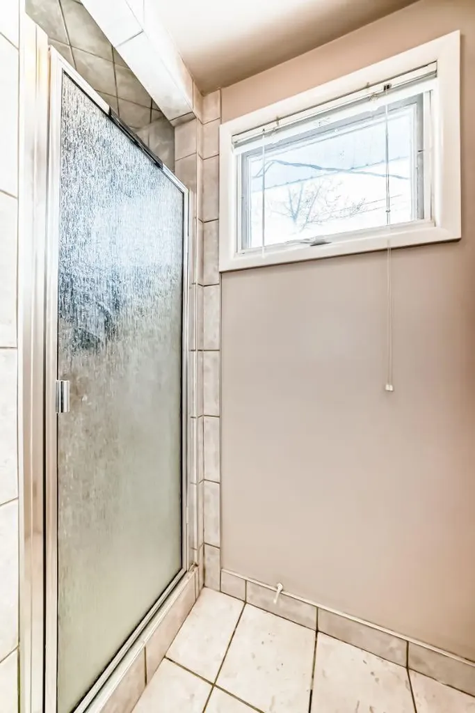 19 Meadowview Road SW Calgary AB T2V 1V9