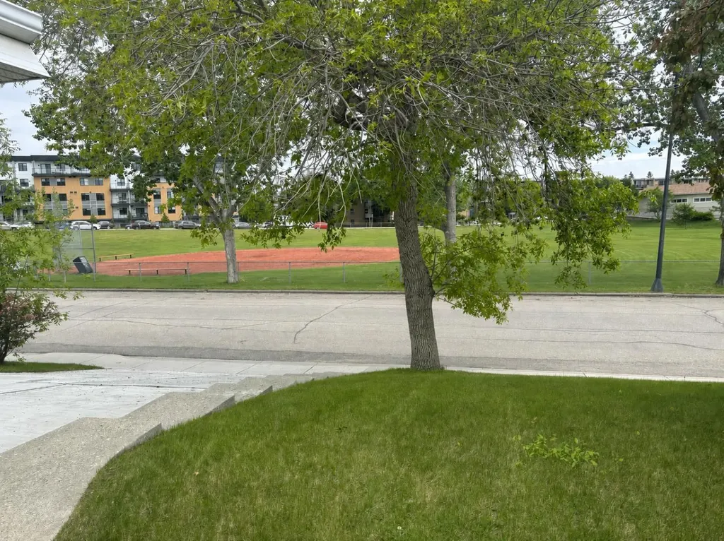 19 Meadowview Road SW Calgary AB T2V 1V9