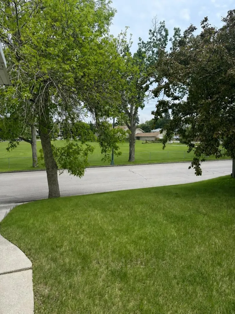 19 Meadowview Road SW Calgary AB T2V 1V9