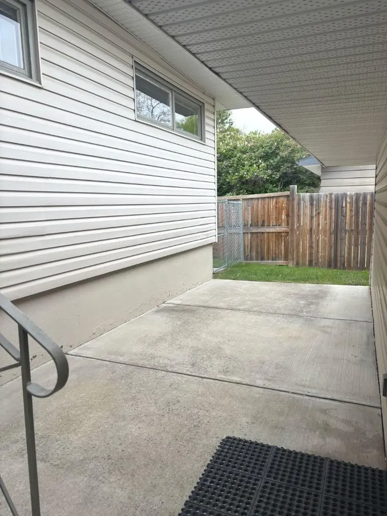 19 Meadowview Road SW Calgary AB T2V 1V9
