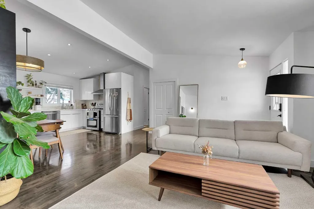 4115 Bowlen Street NW Calgary AB T2L1P8