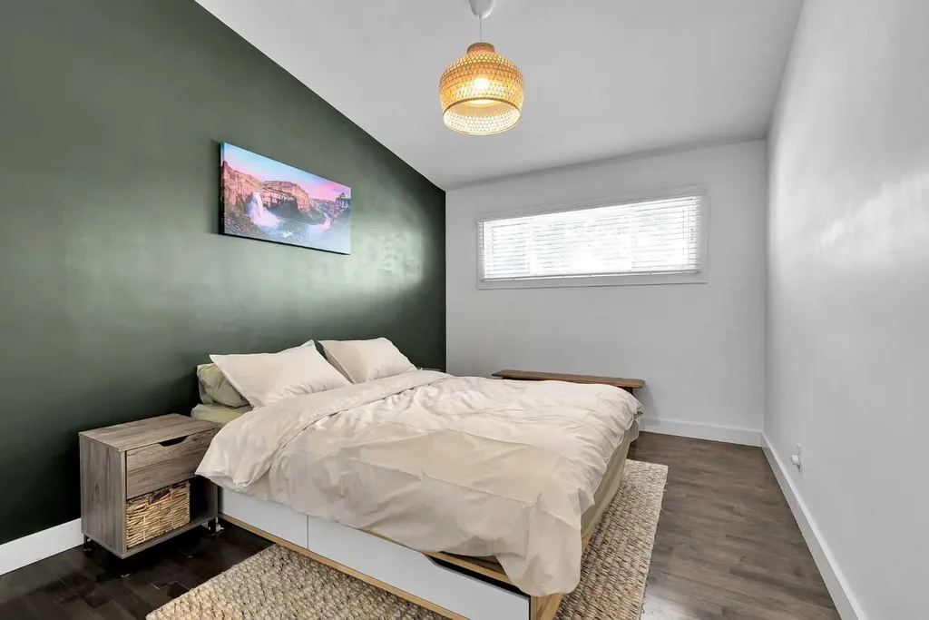 4115 Bowlen Street NW Calgary AB T2L1P8