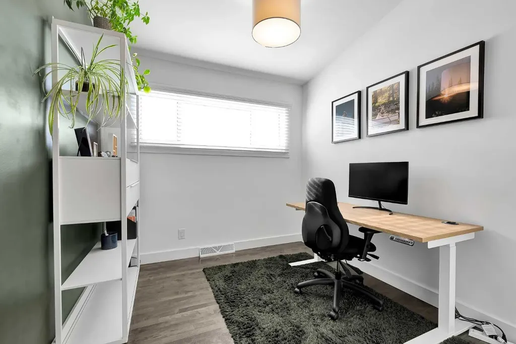 4115 Bowlen Street NW Calgary AB T2L1P8