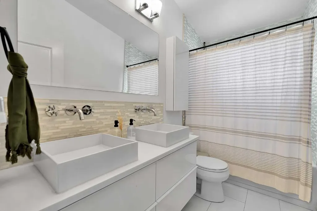 4115 Bowlen Street NW Calgary AB T2L1P8
