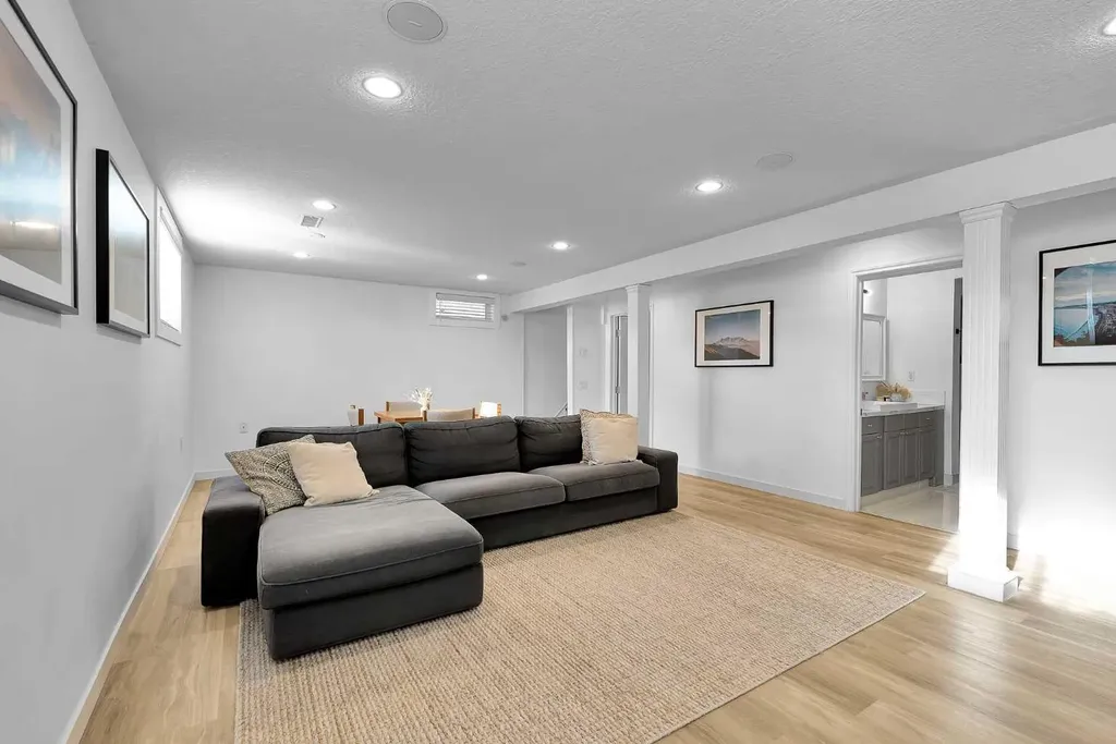 4115 Bowlen Street NW Calgary AB T2L1P8
