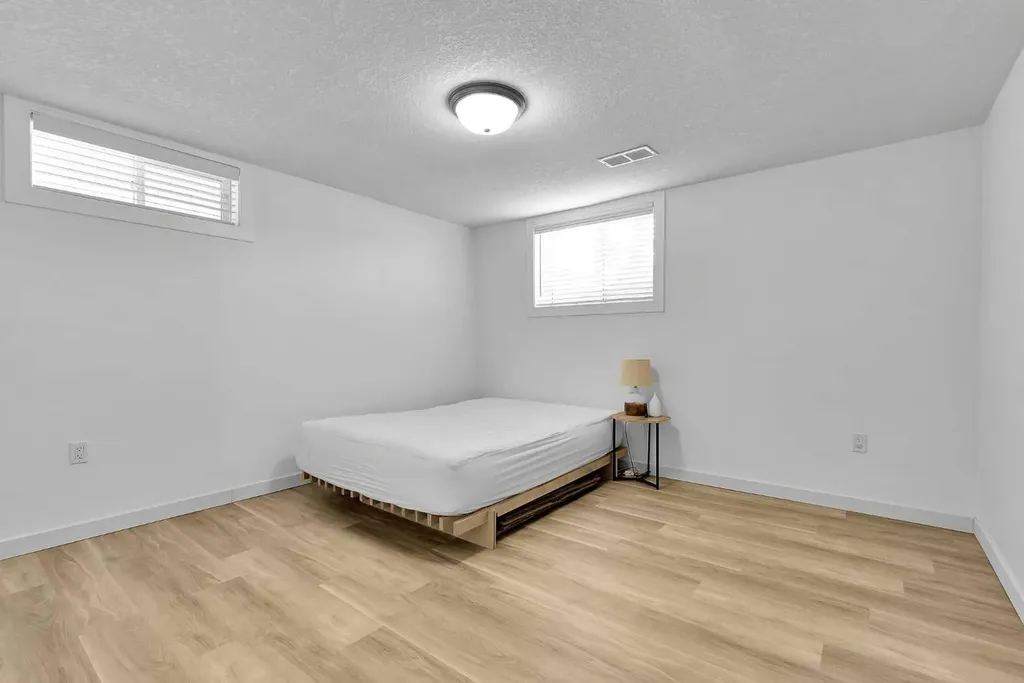 4115 Bowlen Street NW Calgary AB T2L1P8