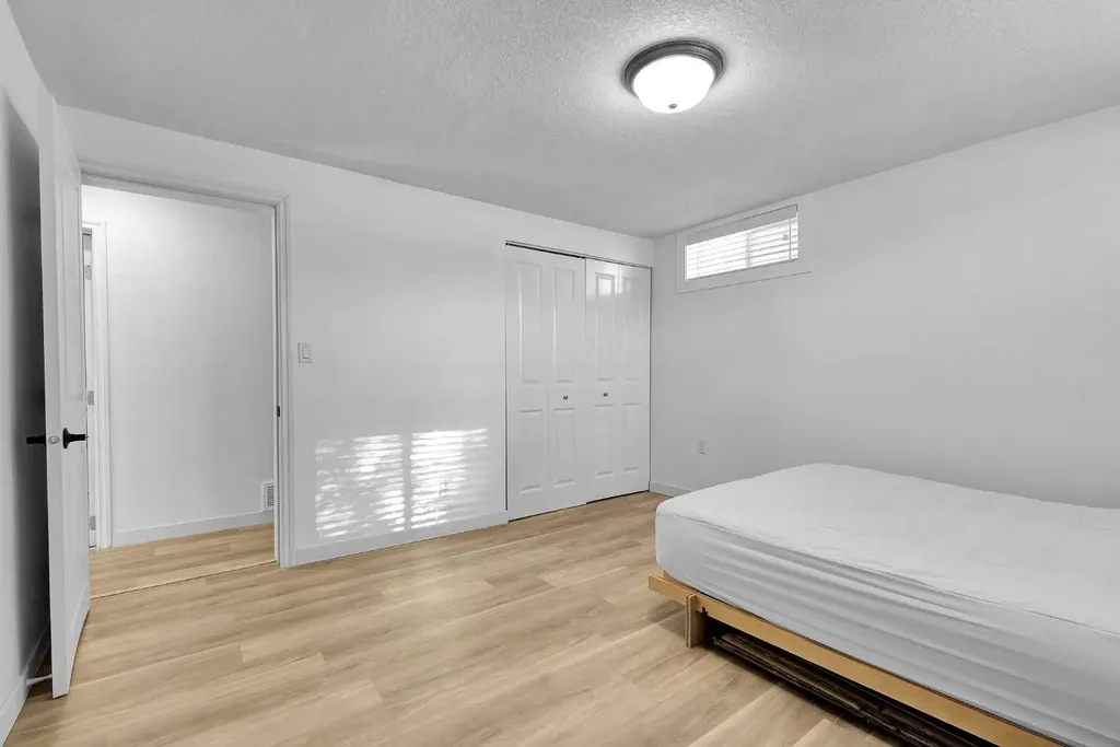 4115 Bowlen Street NW Calgary AB T2L1P8