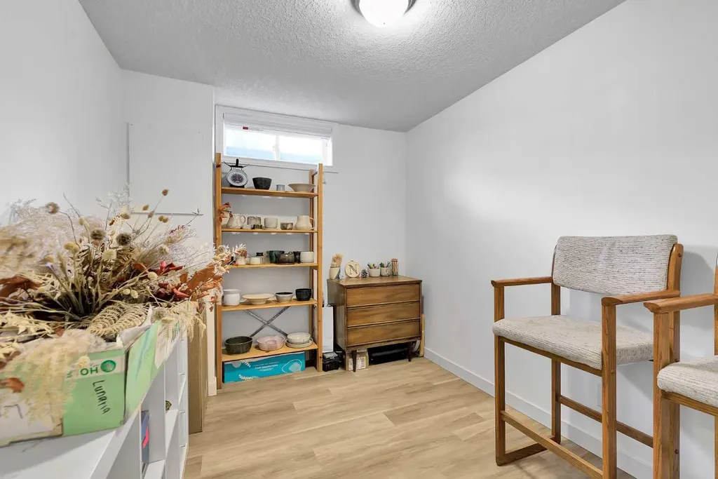 4115 Bowlen Street NW Calgary AB T2L1P8
