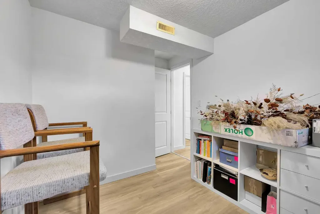 4115 Bowlen Street NW Calgary AB T2L1P8
