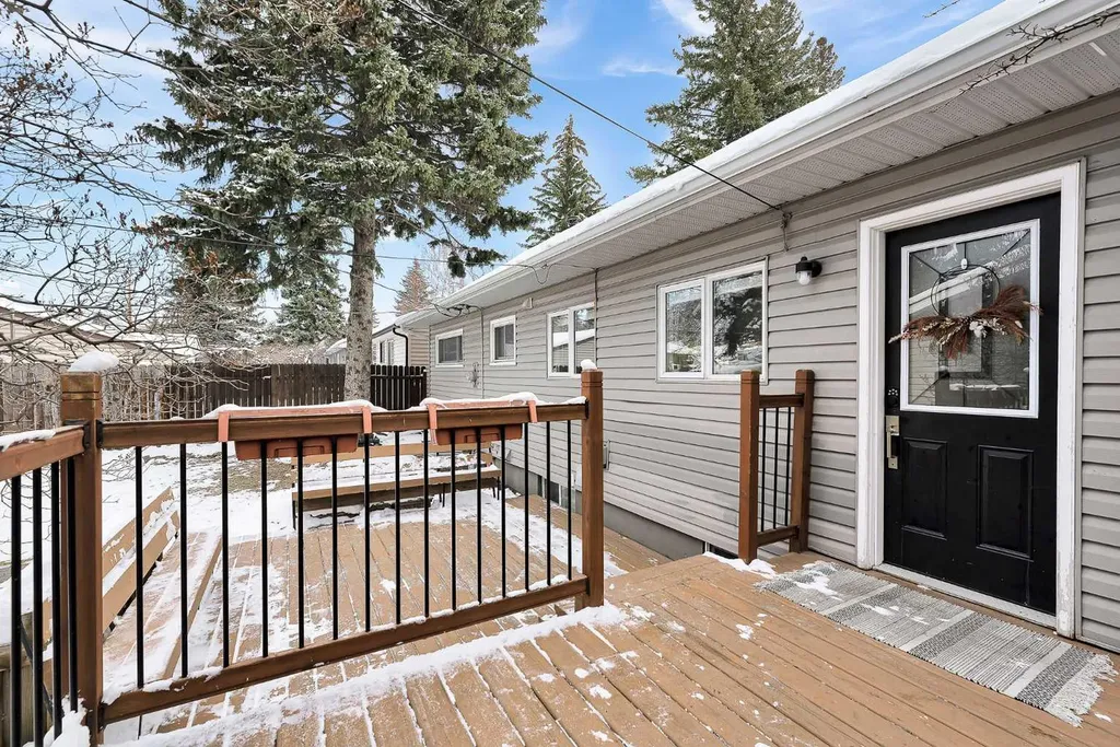 4115 Bowlen Street NW Calgary AB T2L1P8