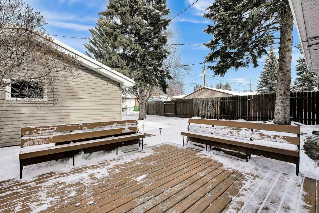 4115 Bowlen Street NW Calgary AB T2L1P8