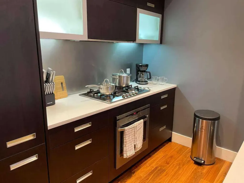 2505 17 Avenue SW Calgary AB T3E 7V3