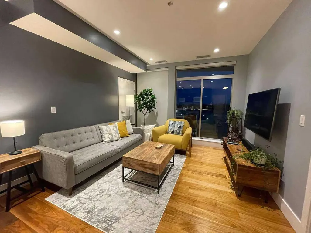 2505 17 Avenue SW Calgary AB T3E 7V3