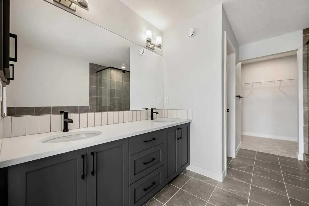 187 Legacy Reach Park SE Calgary AB T2X 5A3