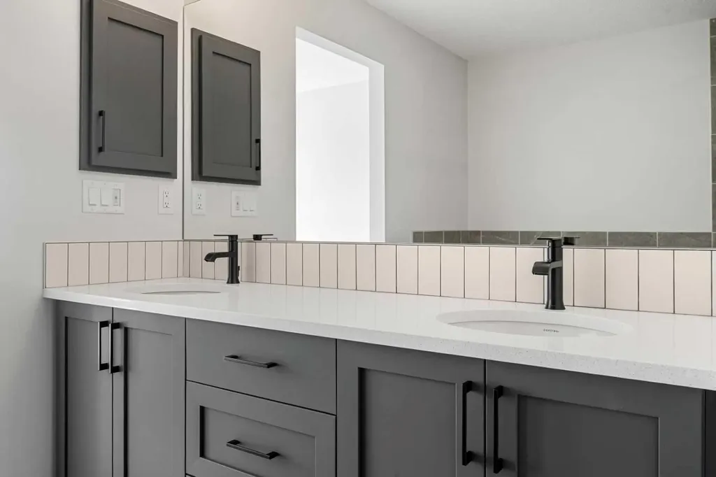 187 Legacy Reach Park SE Calgary AB T2X 5A3