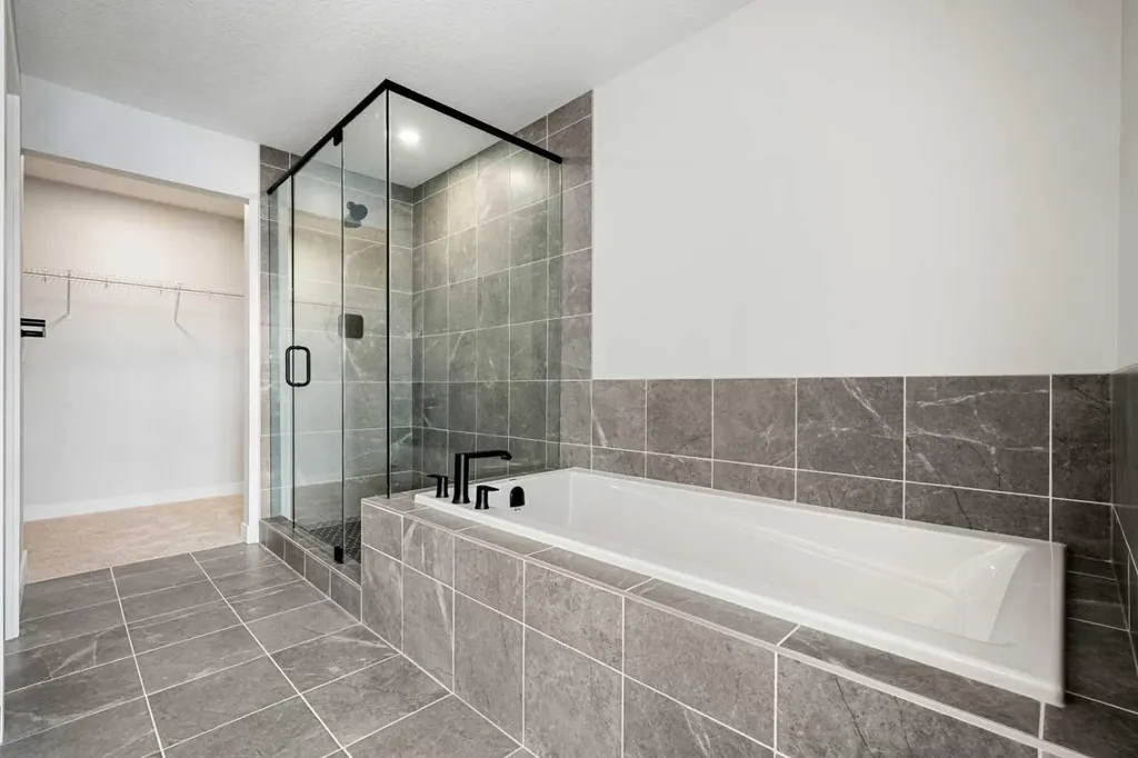 187 Legacy Reach Park SE Calgary AB T2X 5A3