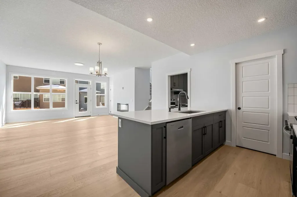 187 Legacy Reach Park SE Calgary AB T2X 5A3