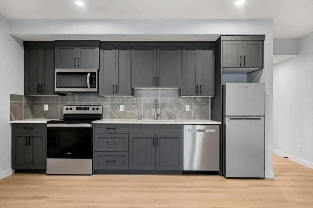 187 Legacy Reach Park SE Calgary AB T2X 5A3