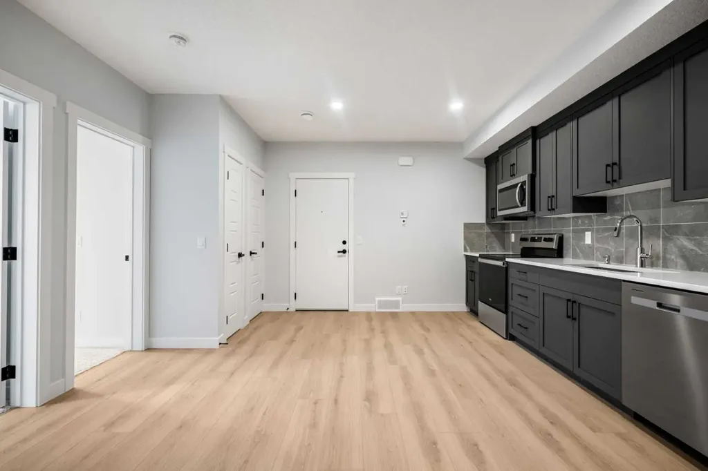 187 Legacy Reach Park SE Calgary AB T2X 5A3