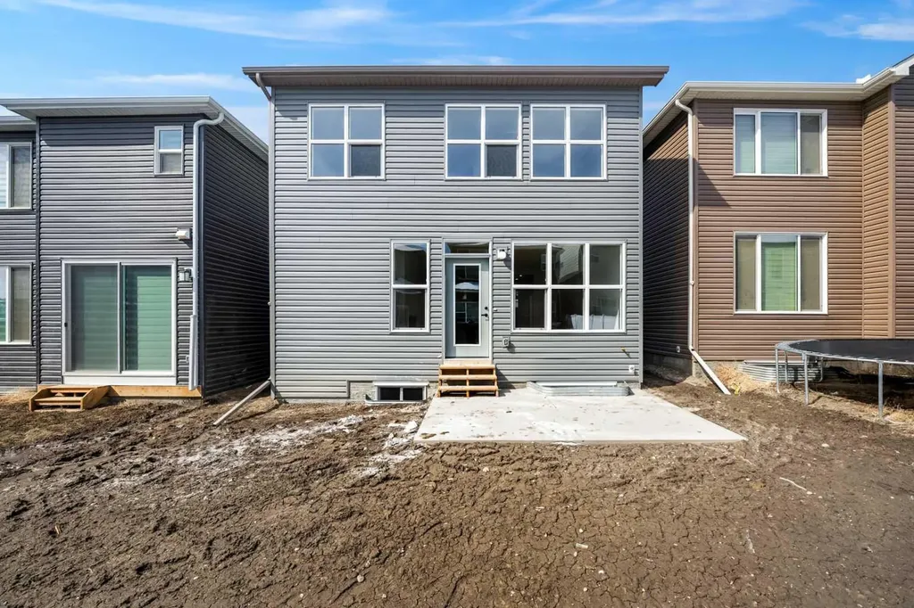 187 Legacy Reach Park SE Calgary AB T2X 5A3
