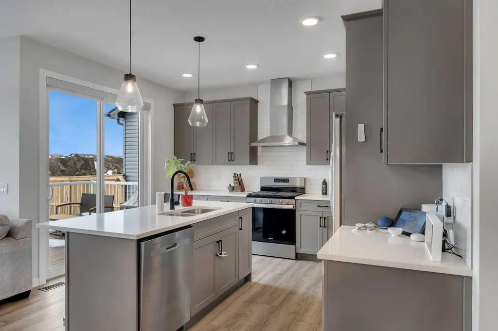 34 Belvedere Green SE Calgary AB T2A 7M5