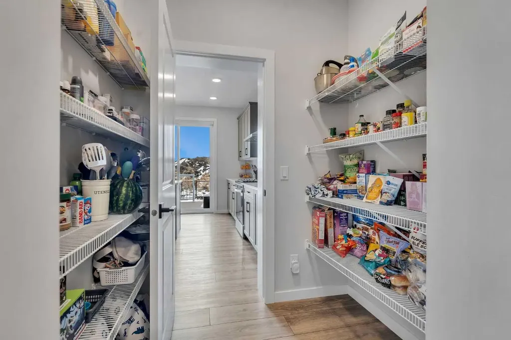 34 Belvedere Green SE Calgary AB T2A 7M5