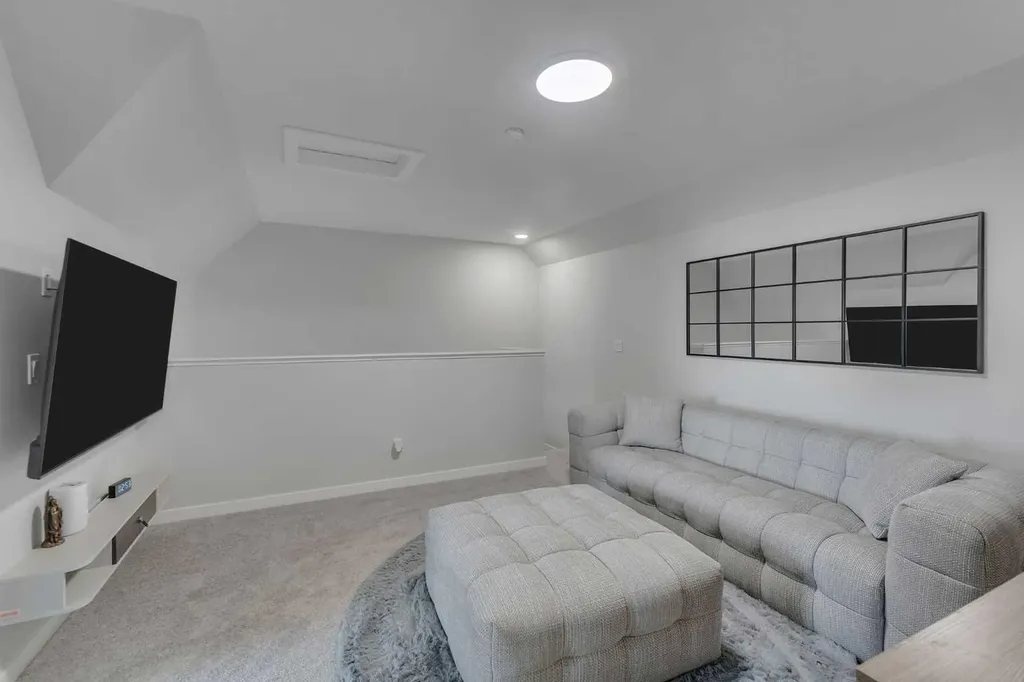 34 Belvedere Green SE Calgary AB T2A 7M5